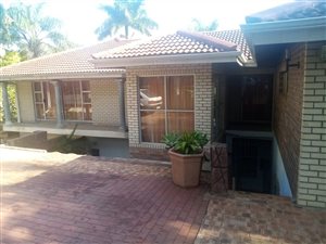 5 Bed House in Panorama