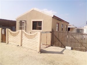 2 Bed House in Malibu Village