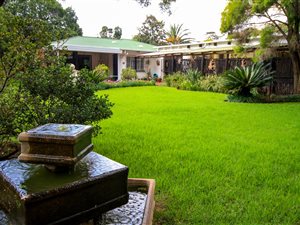 9 Bed House in Clubview