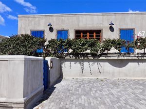 1 Bed Apartment in Voelklip
