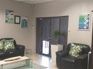 147 m² Office Space in Die Hoewes