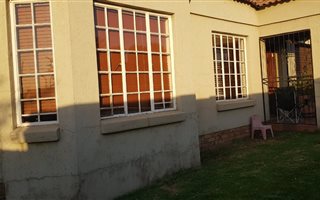 3 Bedroom House in Aerorand