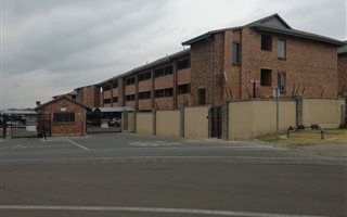 2 Bedroom Apartment in Halfway House
