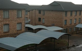 2 Bedroom Apartment in Halfway House