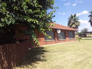 5 Bed House in Pyramid
