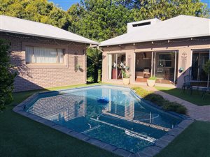 8 Bed House in White River Central