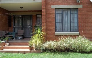 2 Bedroom Simplex in Mooikloof Ridge