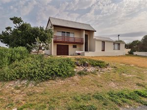 3 Bed House in Arniston