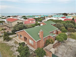 3 Bed House in Struisbaai