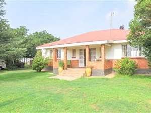 5 Bedroom House in Homestead Apple Orchards