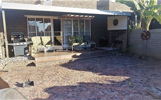 3 Bedroom Townhouse in Vanderbijlpark SE