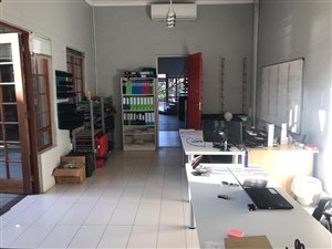 351 m² Commercial space in Kyalami AH
