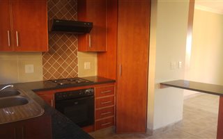 2 Bedroom Cluster in Magalieskruin