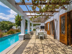 5 Bedroom House in Mostertsdrift