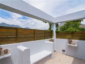 5 Bed House in Mostertsdrift