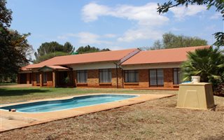 5 Bedroom House in Rynoue