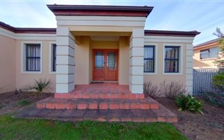 3 Bedroom House in Kleinbron Estate
