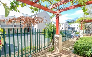 2 Bedroom Apartment in Klein Welgevonden