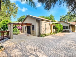 295 m² Commercial space in Parktown North