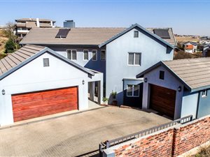 4 Bed House in The Hills