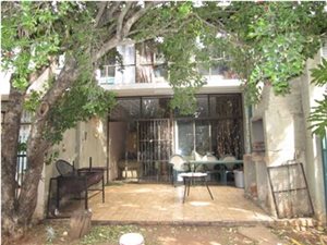 3 Bed Duplex in Meyerspark