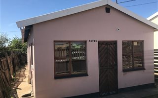 2 Bedroom House in Soweto On Sea