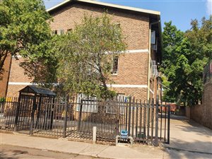 3 Bed Apartment in Sunnyside