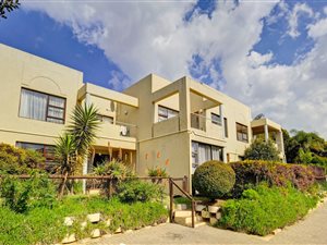 1 Bed Apartment in Weltevreden Park