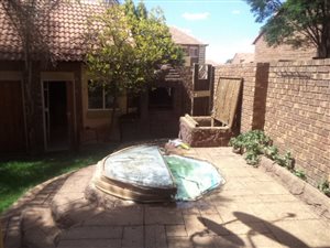 2 Bed Apartment in Mooikloof Equestrian Estate