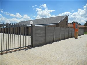 1 Bed Apartment in Doringkruin