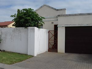 3 Bed House in Olievenhoutbosch