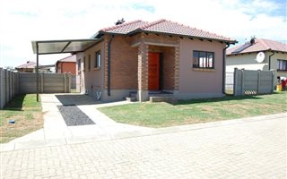 3 Bedroom Townhouse in Waterval East