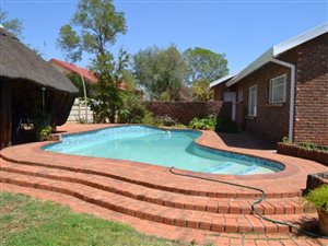 3 Bed House in Royldene