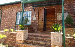 3 Bedroom Duet in Monument Park