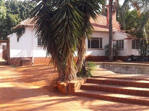 800 m² Commercial space in Hatfield