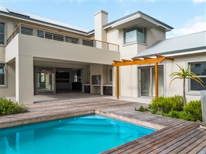 4 Bed House in Fernkloof Estate