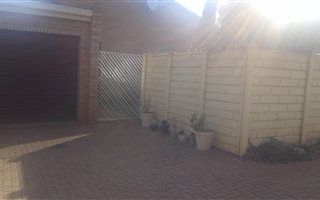 3 Bedroom Townhouse in Delmas
