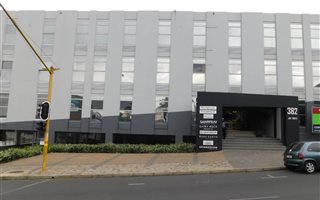 2562 m² Office Space in Craighall