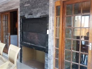 8 Bed House in Vredenburg