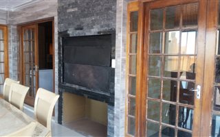 8 Bedroom House in Vredenburg