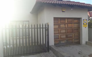 3 Bedroom Townhouse in Waterval East
