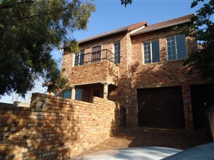 3 Bed Townhouse in Brooklands Lifestyle Estate