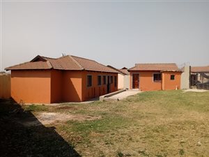 3 Bedroom House in Olievenhoutbosch