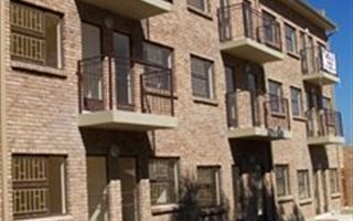 2 Bedroom Apartment in Krugersdorp Central
