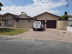 4 Bed House in Tygerdal