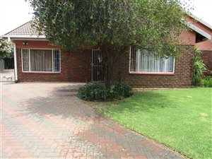 4 Bedroom House in Falcon Ridge