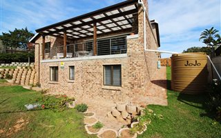2 Bedroom House in Groenvallei
