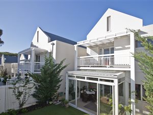 2 Bed House in Steenberg Golf Estate