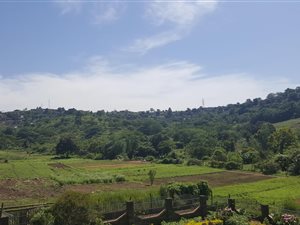 1.8 ha Land available in Newlands West