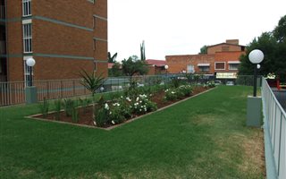 2 Bedroom Flat in Rietfontein